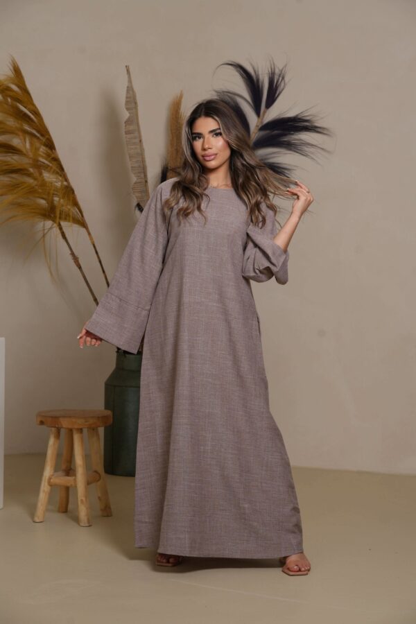 Sweene DXB Linen Abaya – Dunkles Taupe für stilvolle Leichtigkeit - Image 3