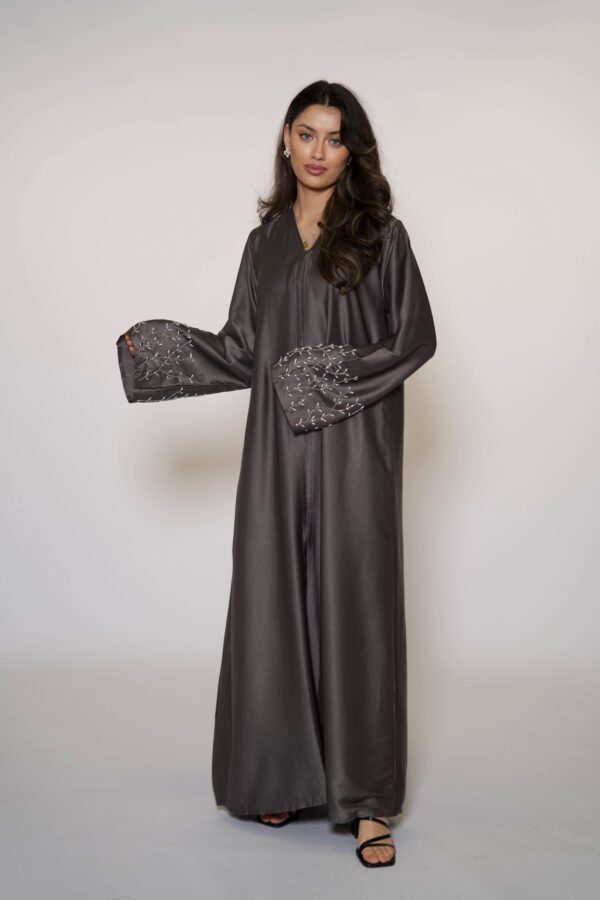 Sweene Mira Abaya – Edles Anthrazit für modernen, stilvollen Look - Image 4